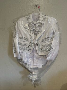 4T white/ silver charro outfit & boots